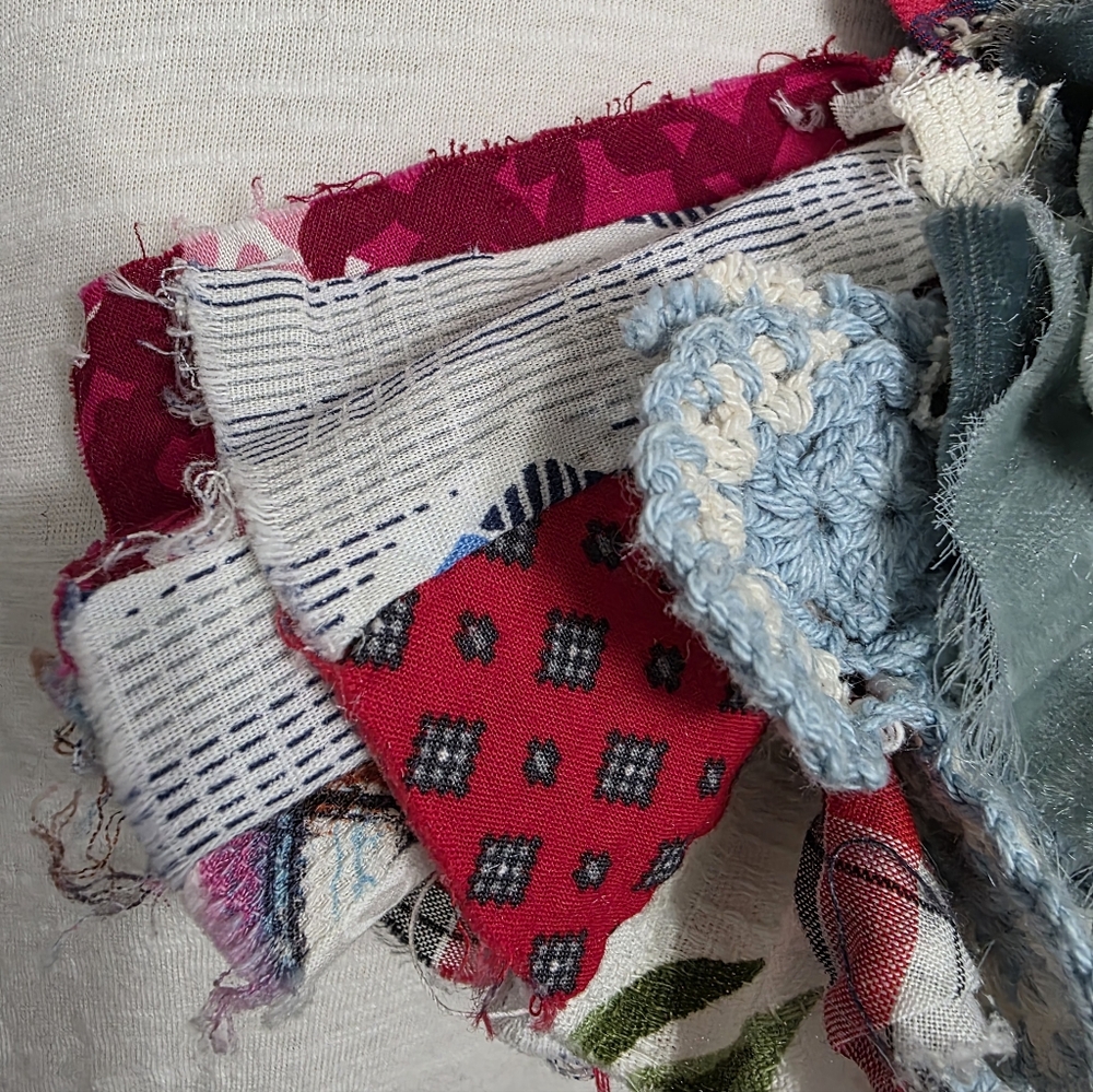 JABOT MOSSIE ANNA ARTISAN DESIGN OOAK NWT Vintage Textiles - Picture 13 of 14